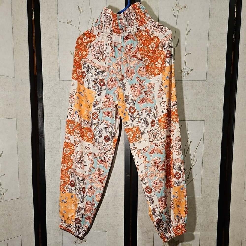 SHEIN Orange and Blue Joggers with Floral Print and High Waist